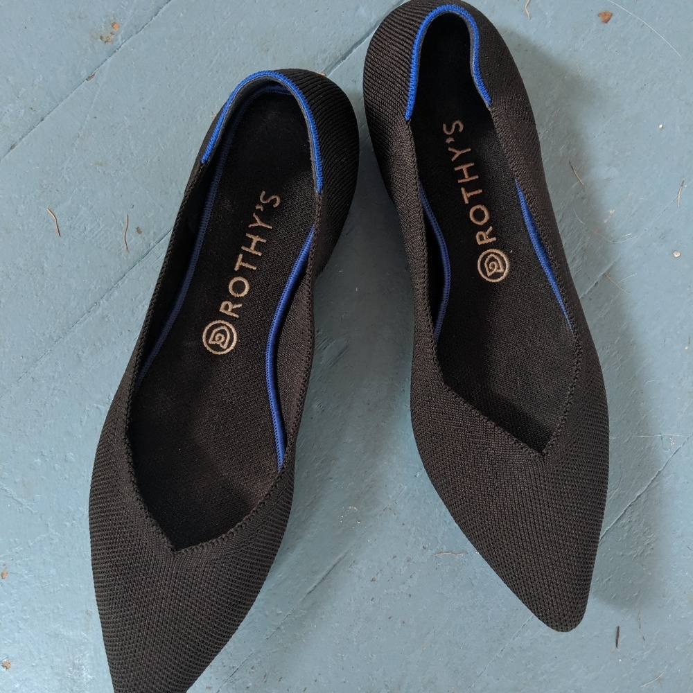 Rothy's pointed toe flats (black)